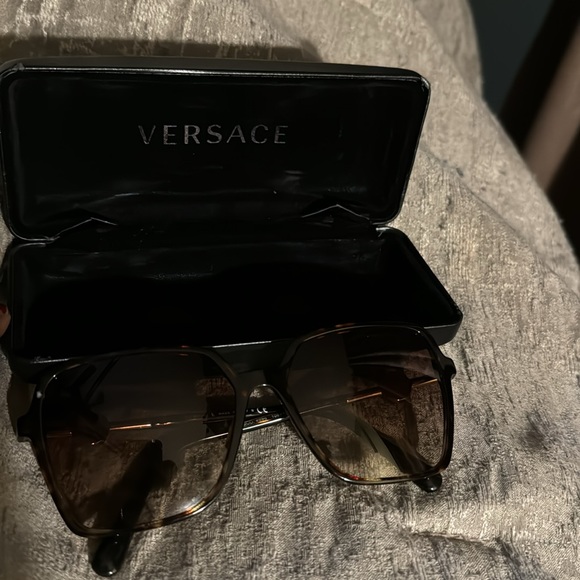 VERSACE - Picture 4 of 4